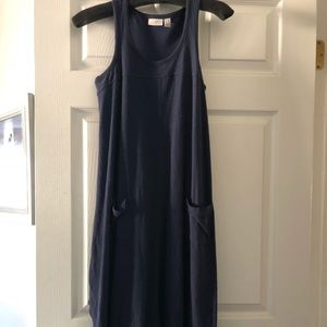 Super cute navy blue handkerchief hem sundress!☺️